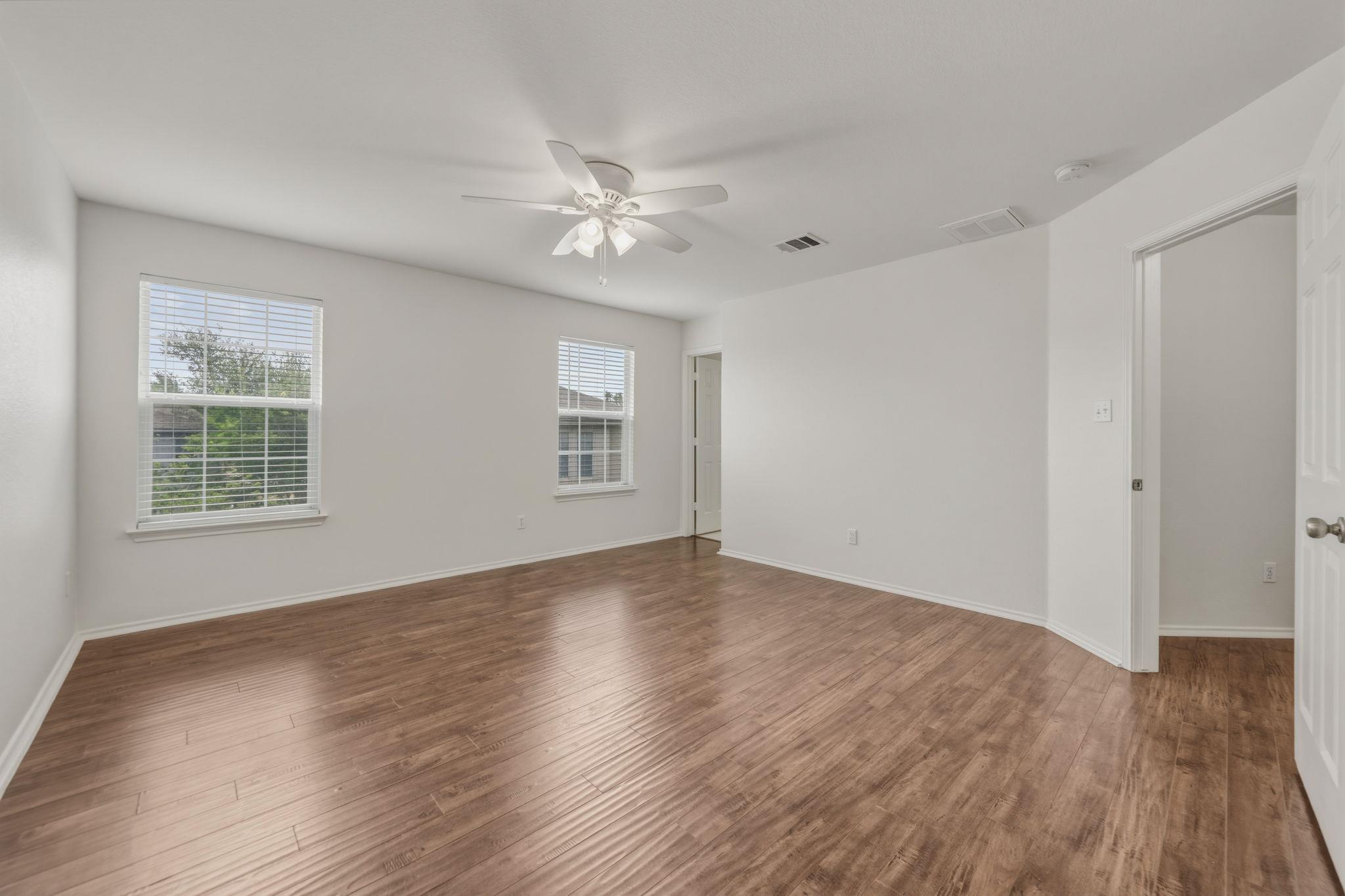 109 Comal Cv, Elgin, TX 78621