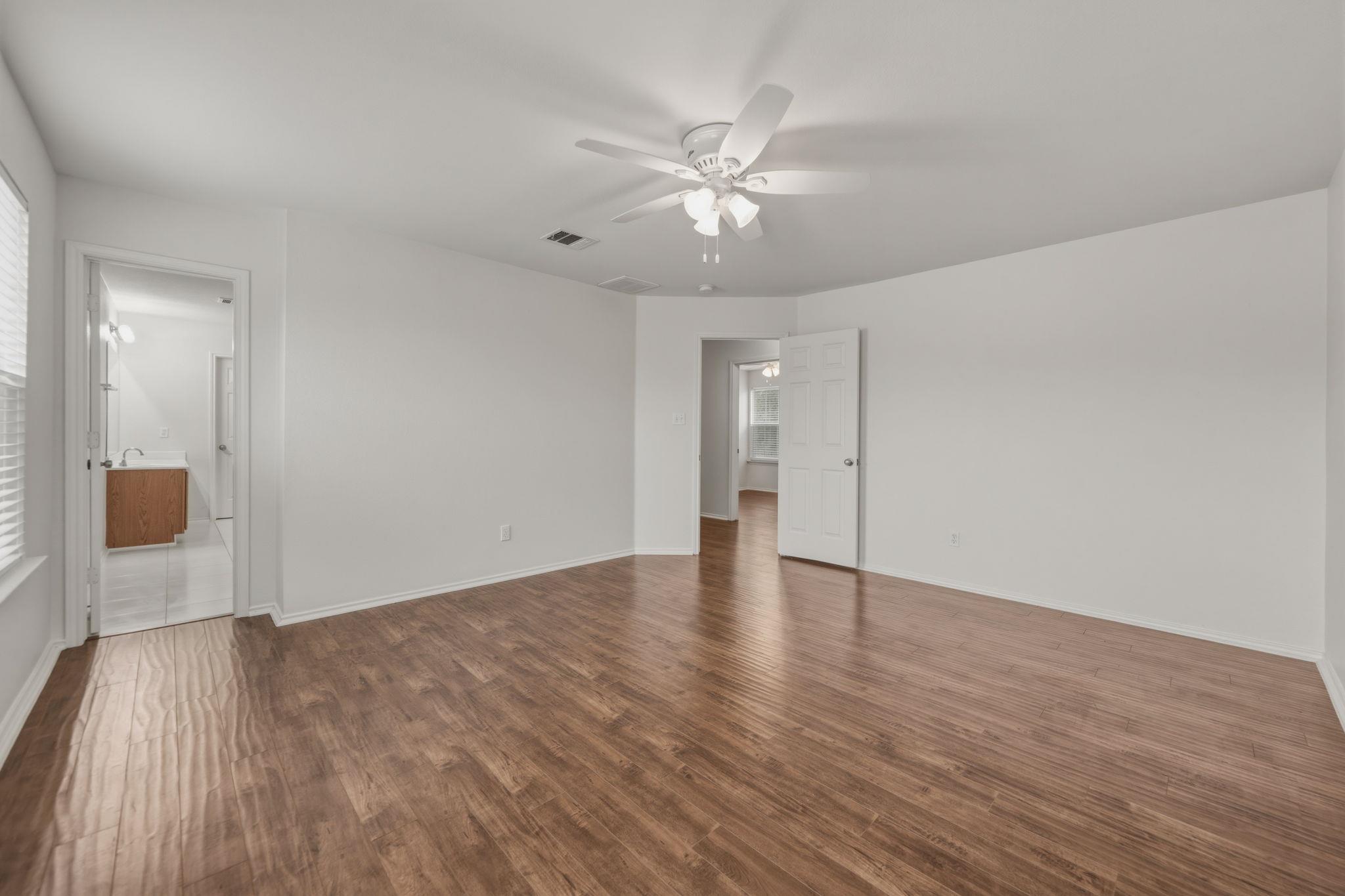 109 Comal Cv, Elgin, TX 78621