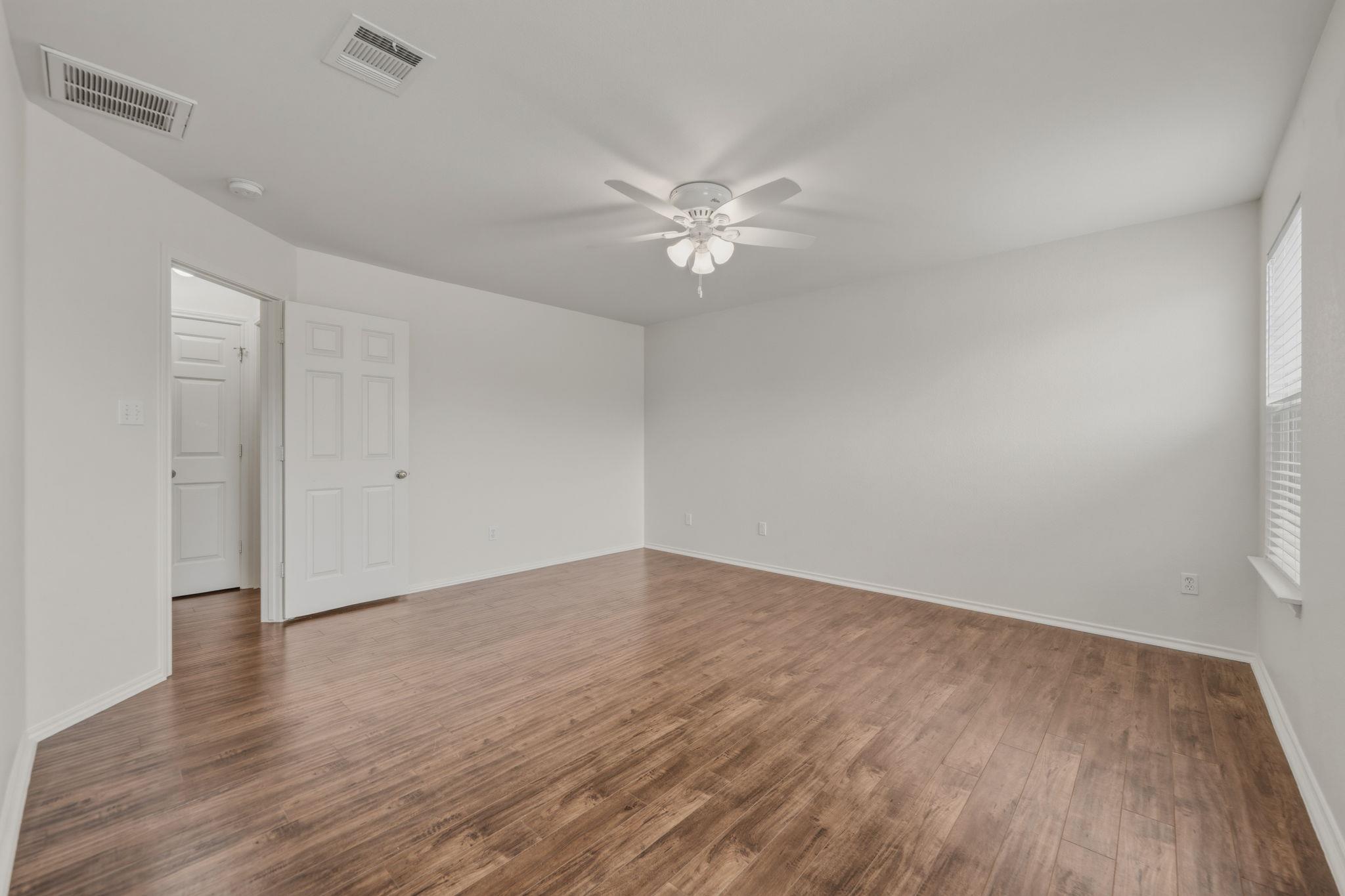 109 Comal Cv, Elgin, TX 78621