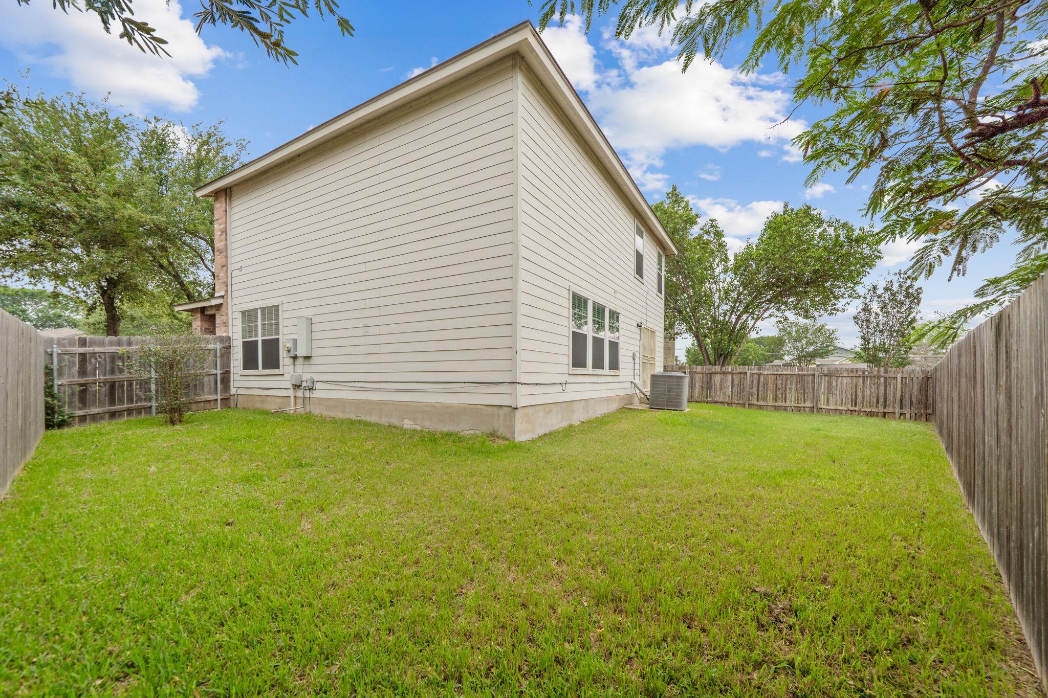 109 Comal Cv, Elgin, TX 78621