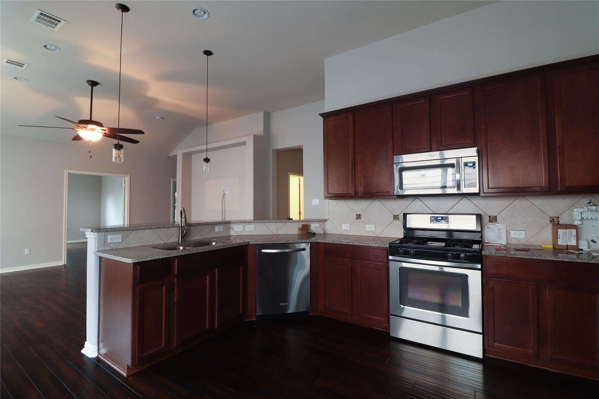 528 Loma Cedro Bnd, Leander, TX 78641