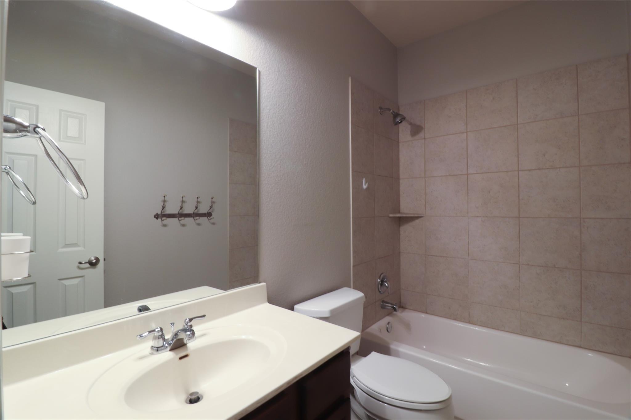 528 Loma Cedro Bnd, Leander, TX 78641