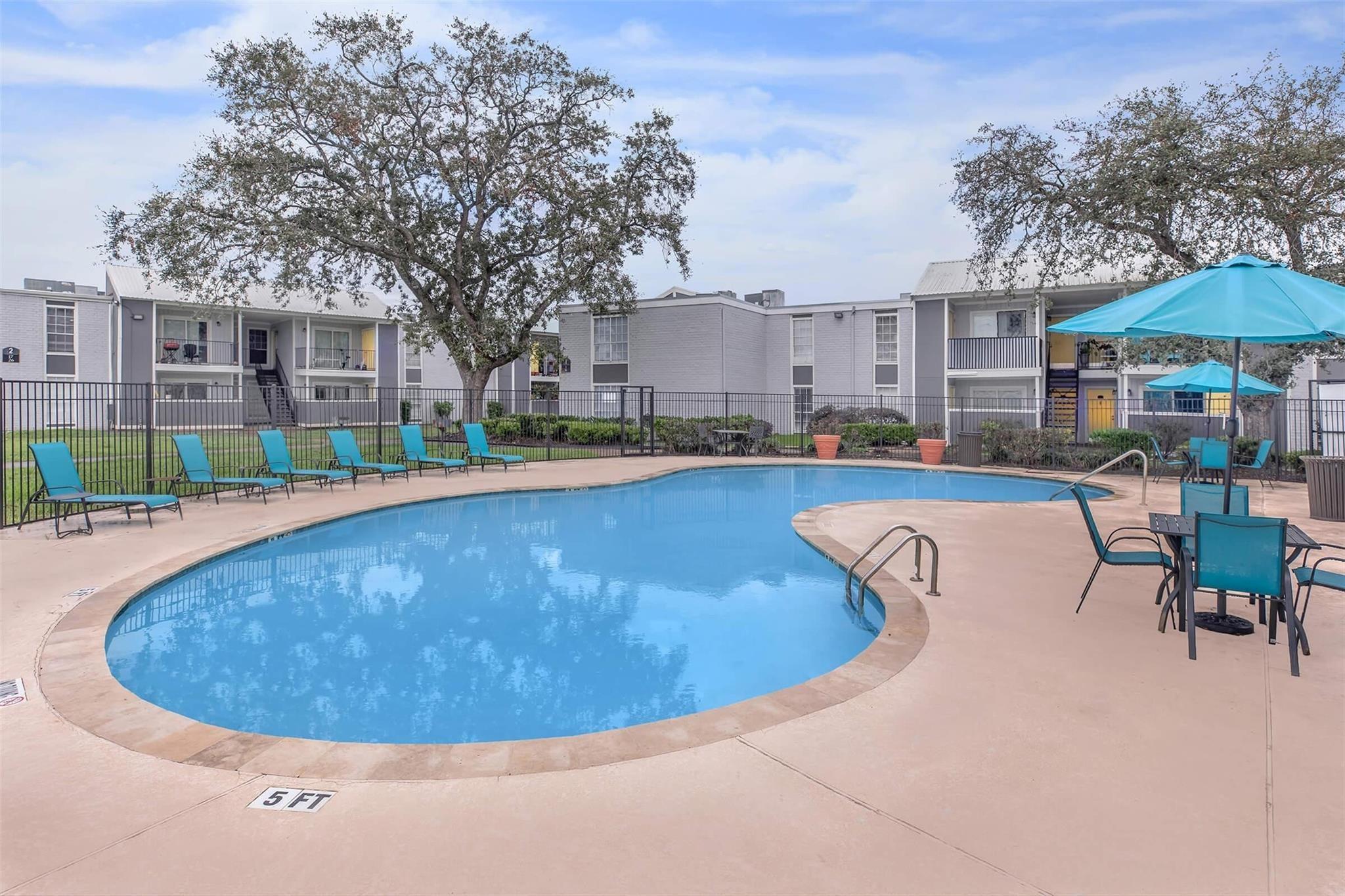 10402 Sandpiper Dr # 13-200, Houston, TX 77096