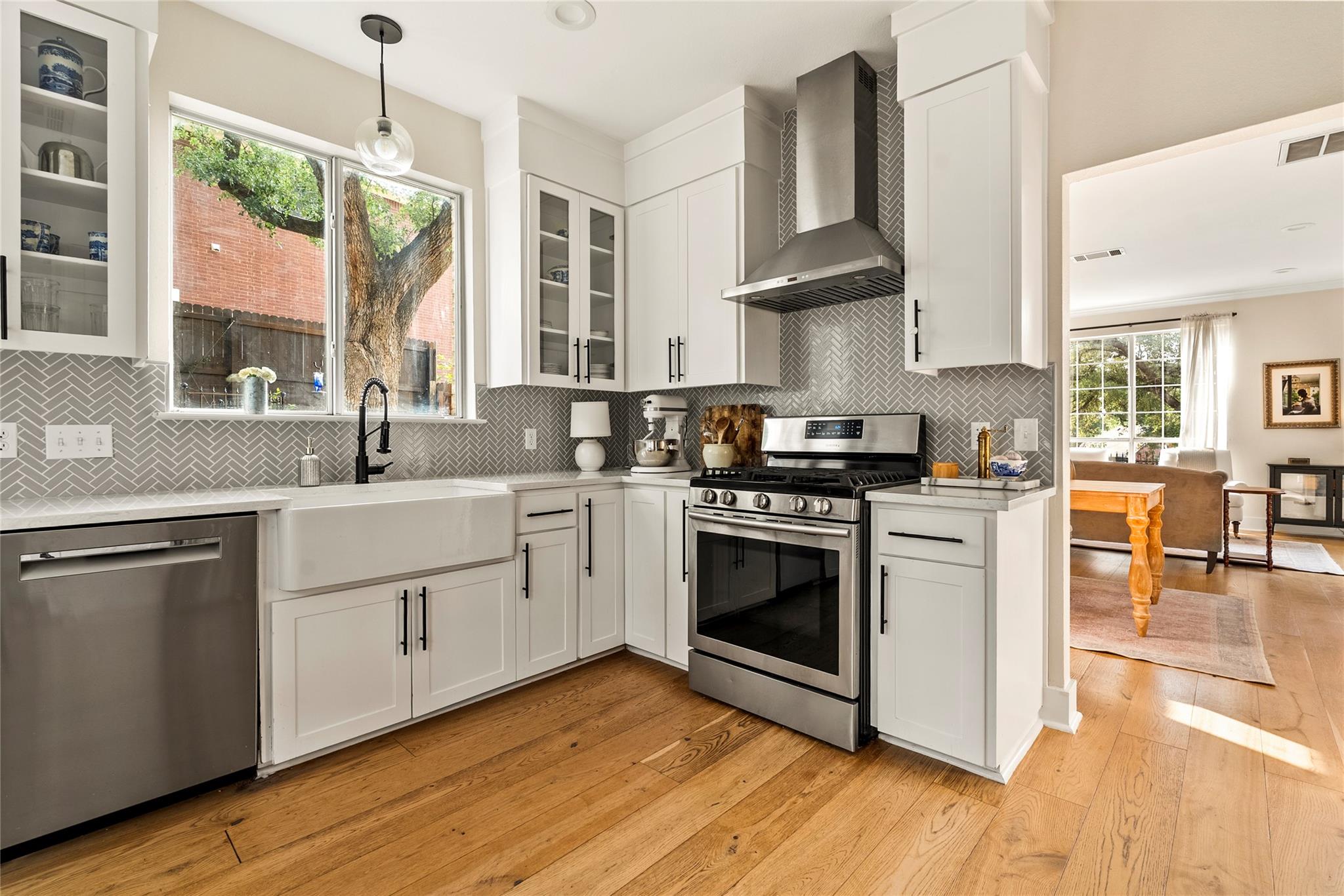 6803 Breezy Pass, Austin, TX 78749