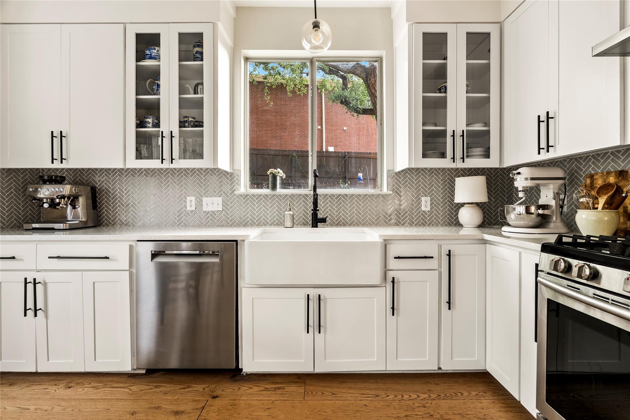 6803 Breezy Pass, Austin, TX 78749