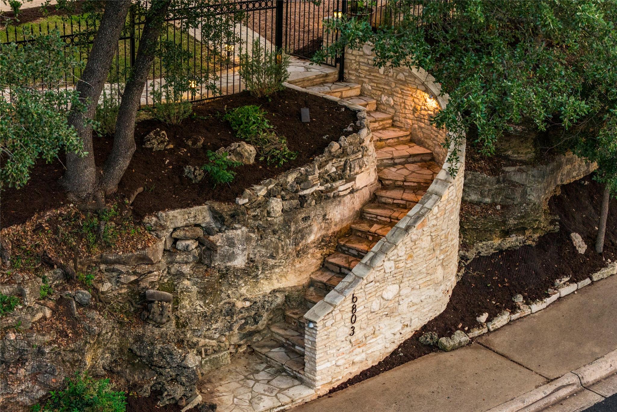 6803 Breezy Pass, Austin, TX 78749