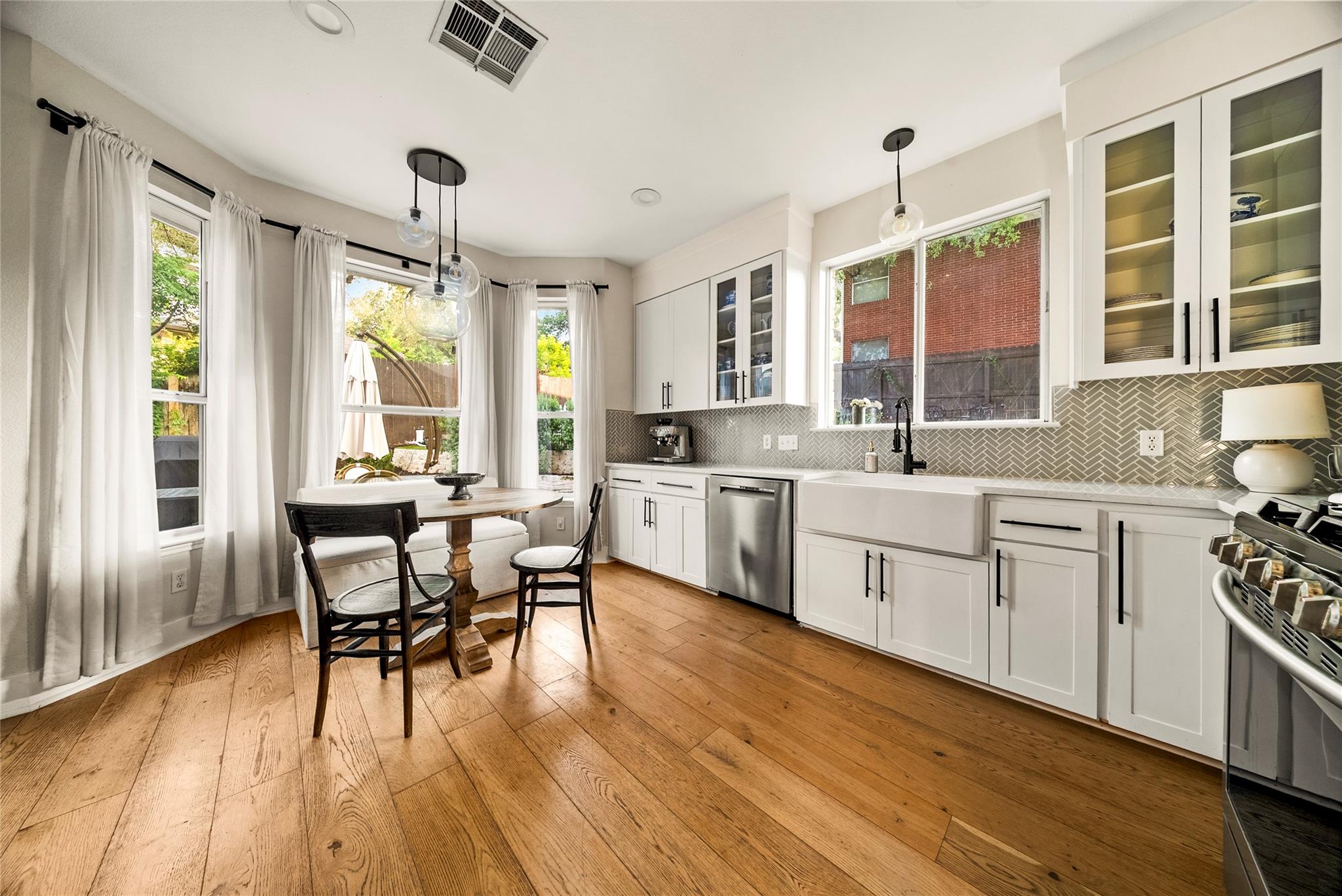 6803 Breezy Pass, Austin, TX 78749