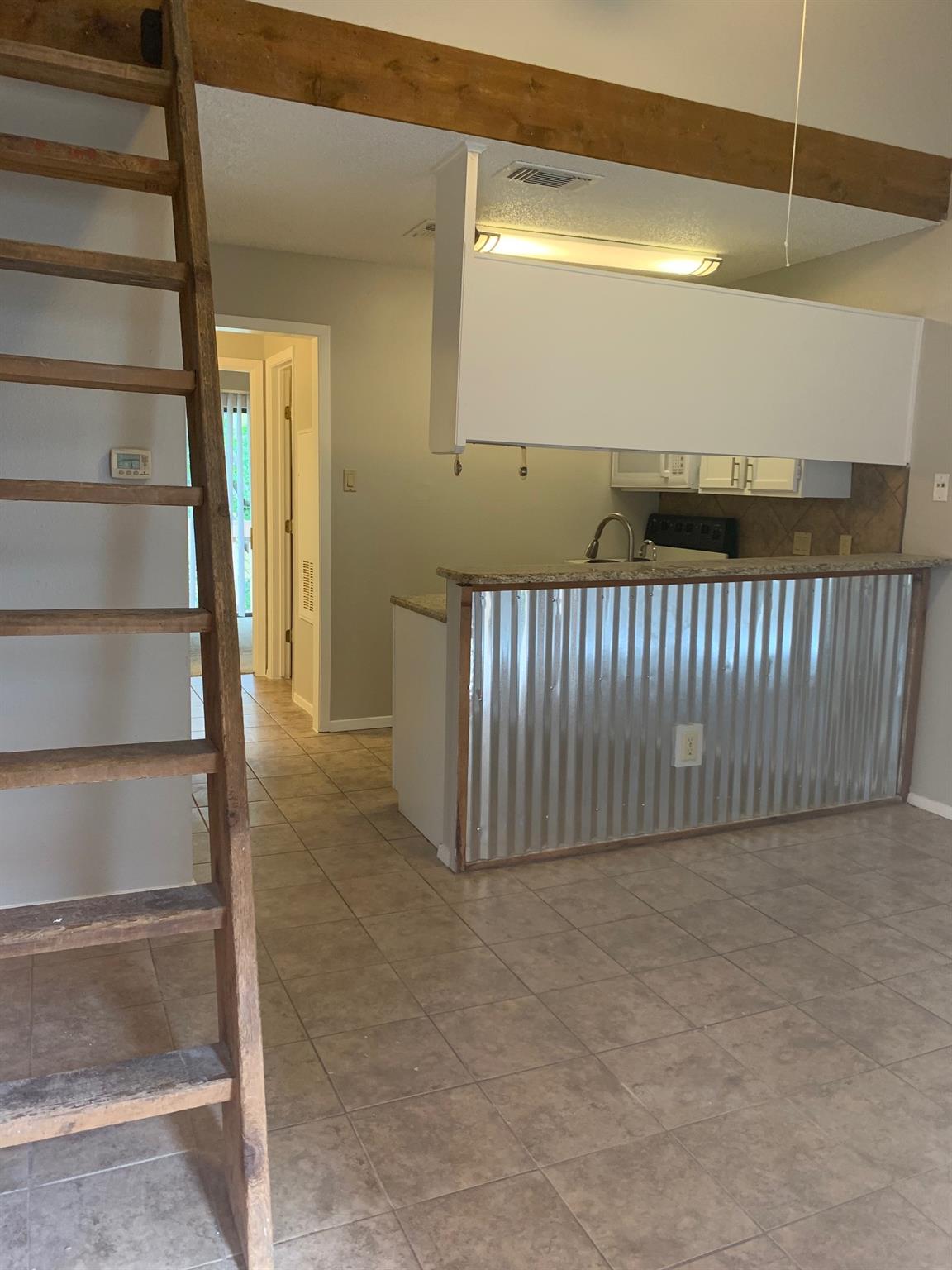 2210 Pearl St # 305, Austin, TX 78705