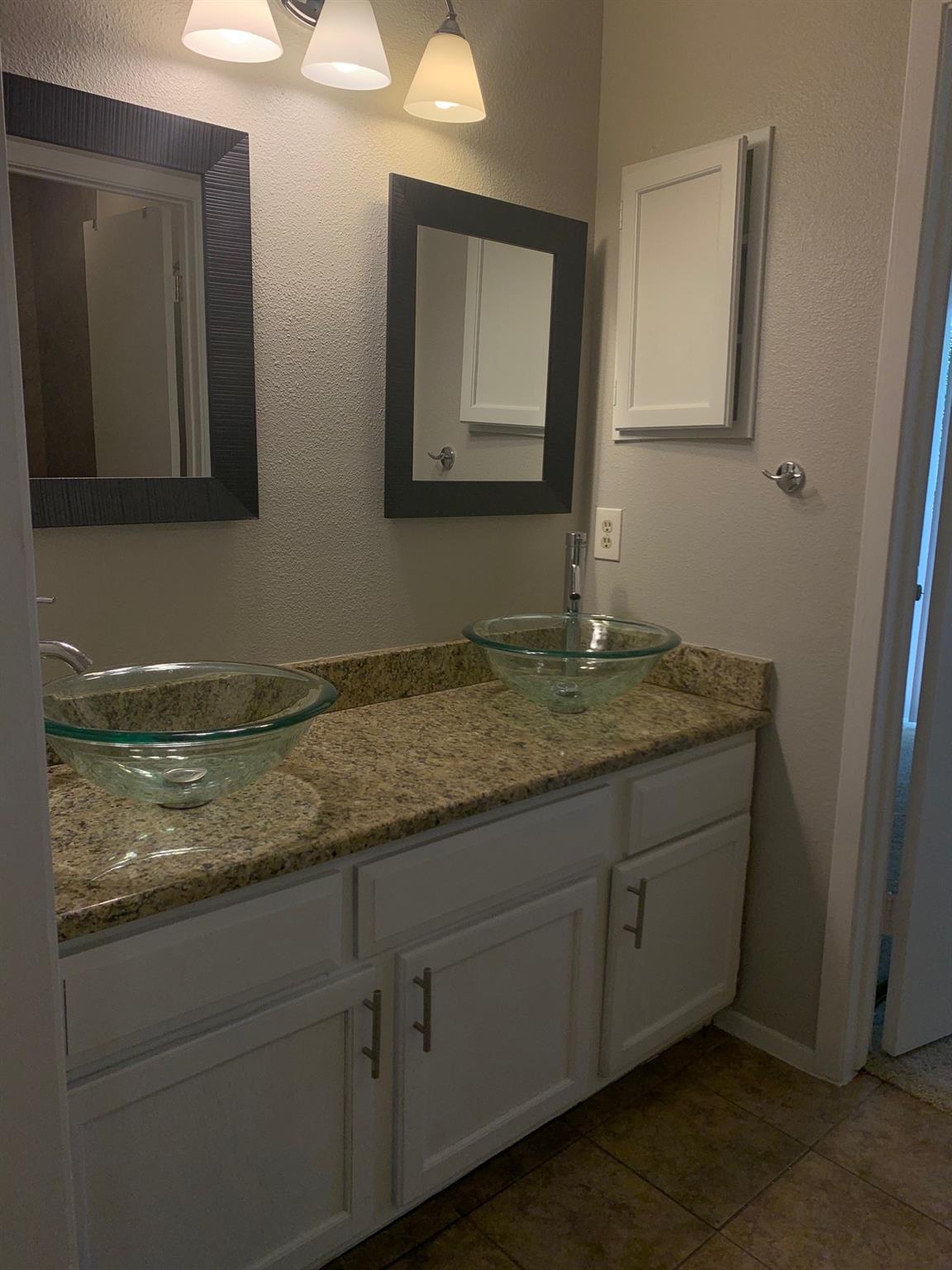 2210 Pearl St # 305, Austin, TX 78705