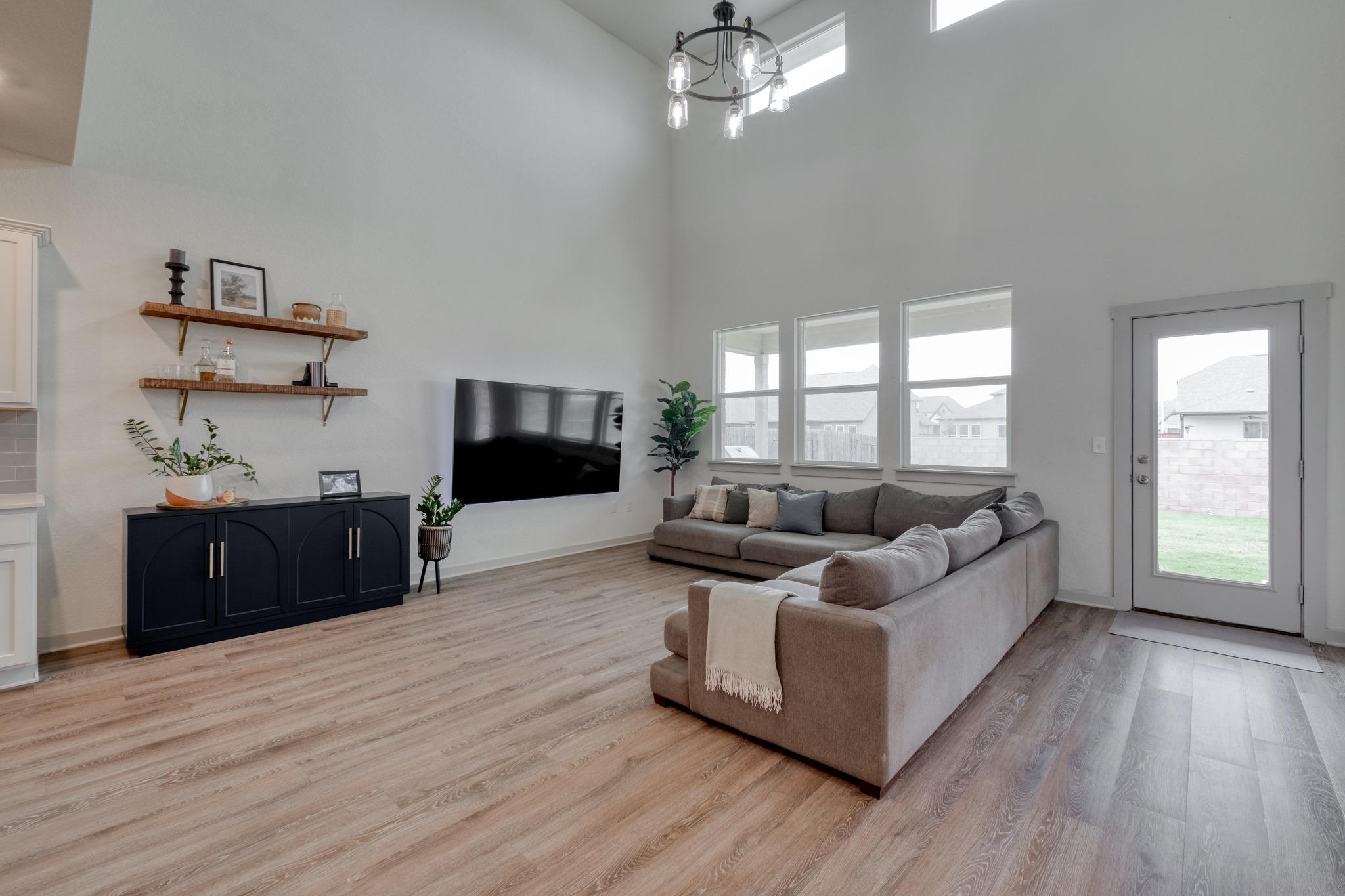 14005 McArthur Dr, Manor, TX 78653