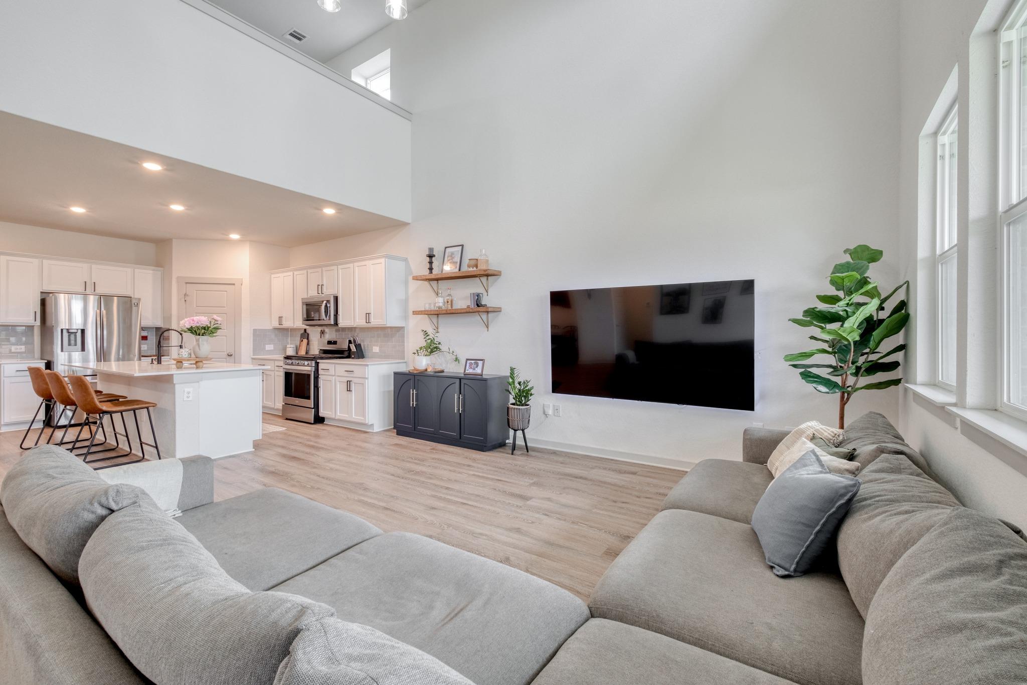 14005 McArthur Dr, Manor, TX 78653