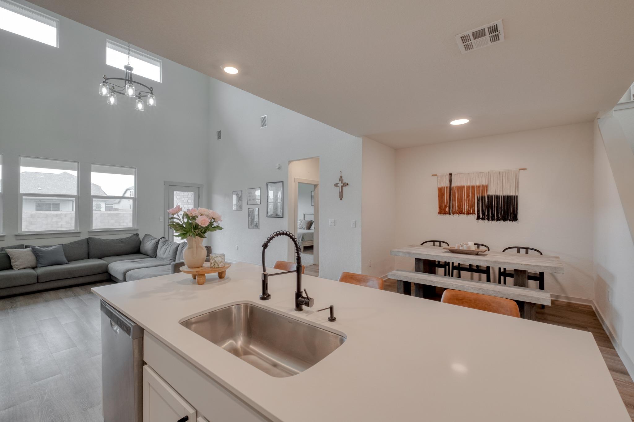 14005 McArthur Dr, Manor, TX 78653