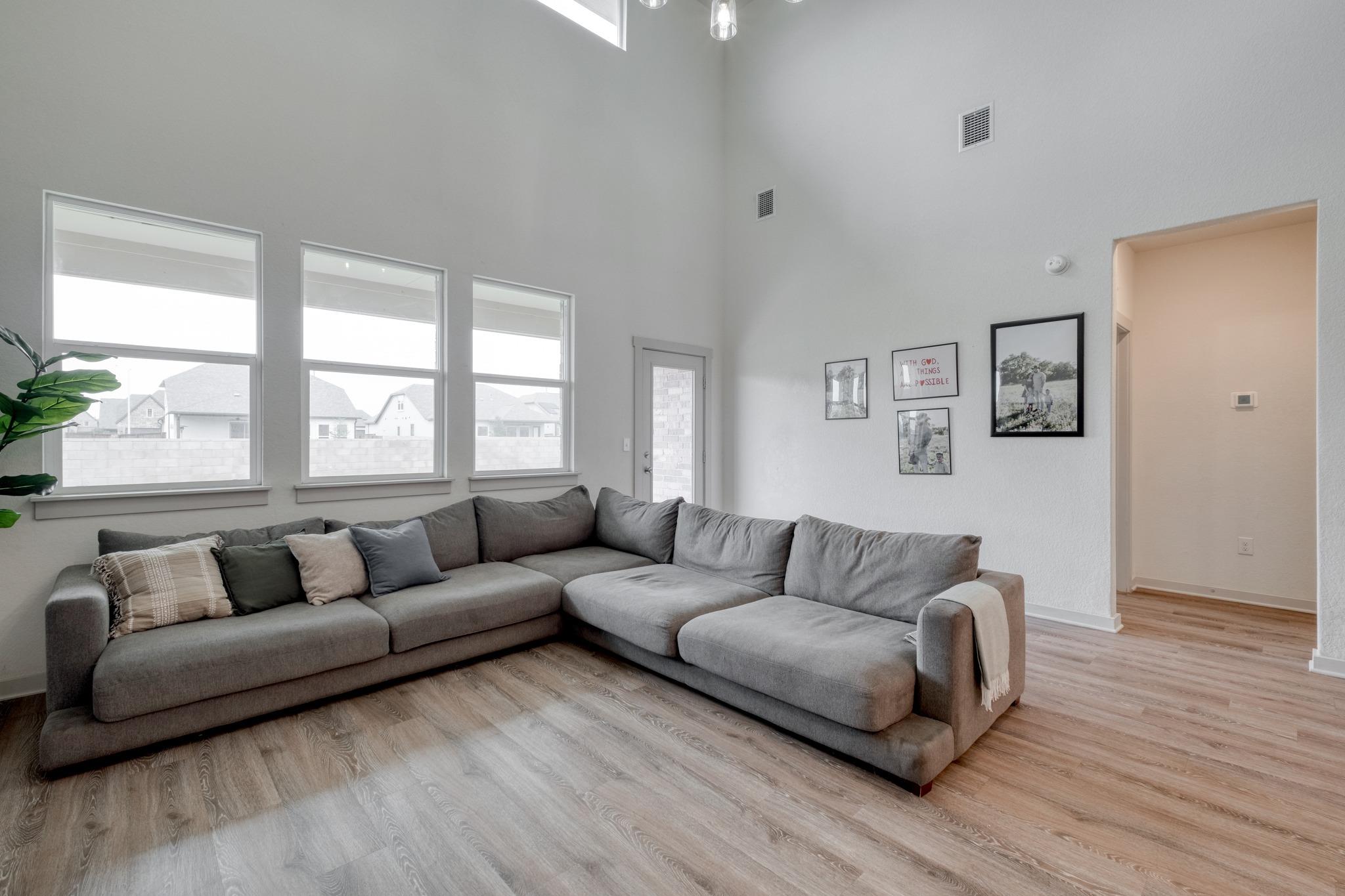 14005 McArthur Dr, Manor, TX 78653