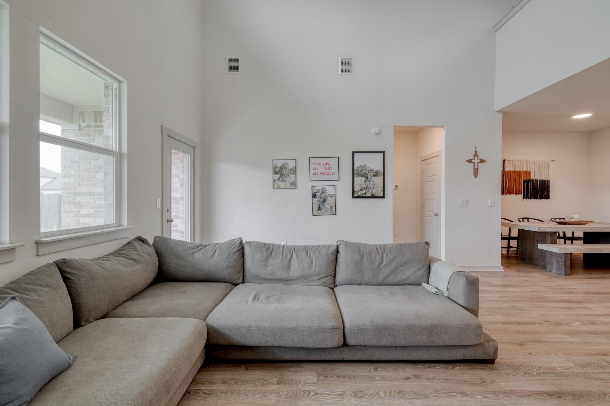 14005 McArthur Dr, Manor, TX 78653