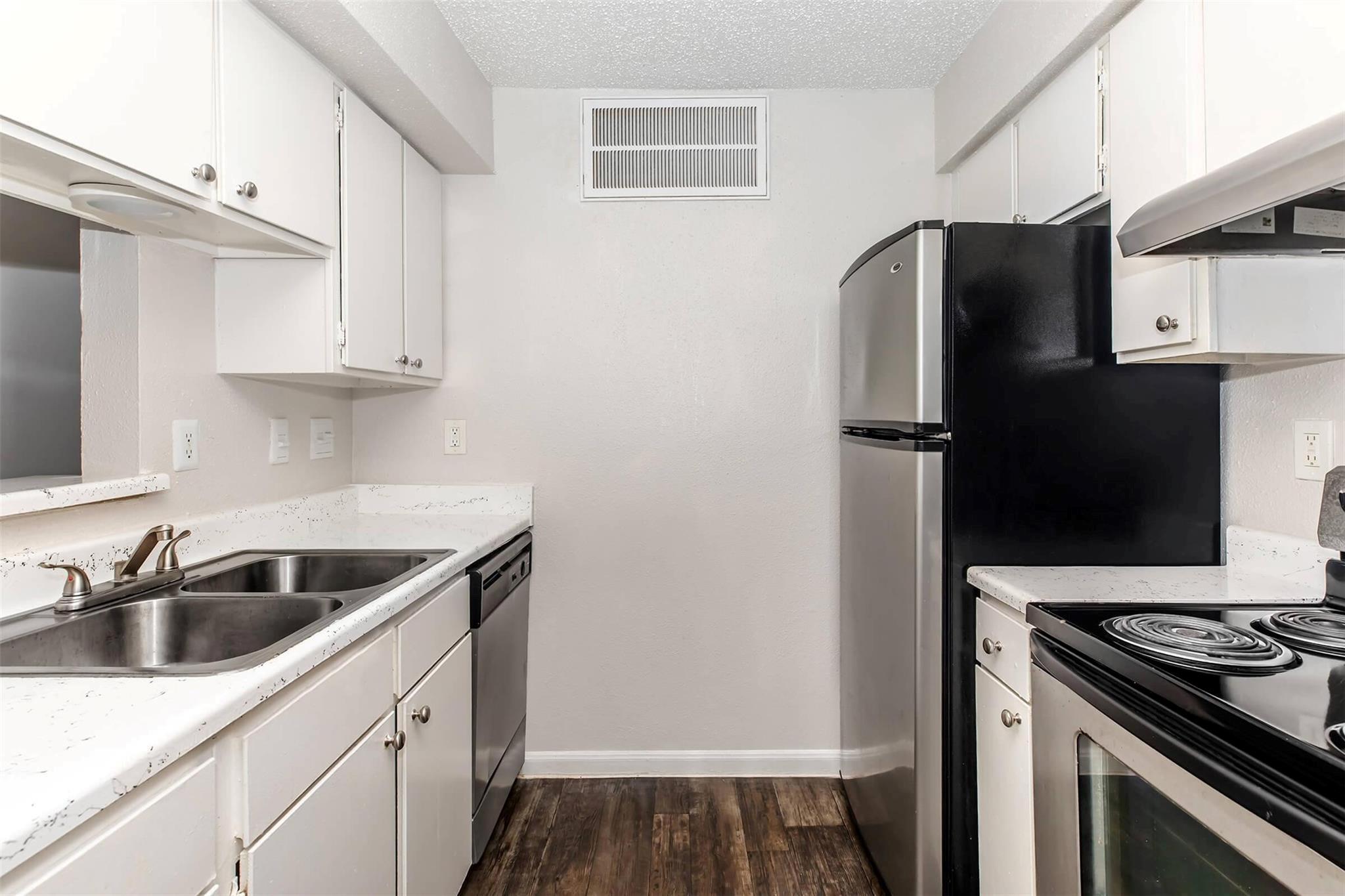 10402 Sandpiper Dr # 11-144, Houston, TX 77096