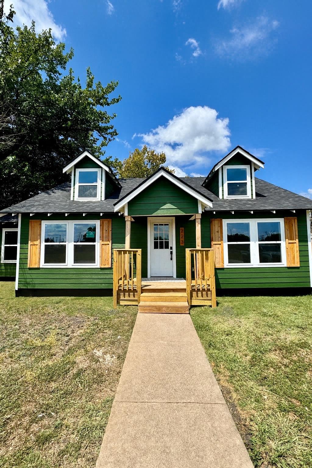 223 NW Front St, Bartlett, TX 76511