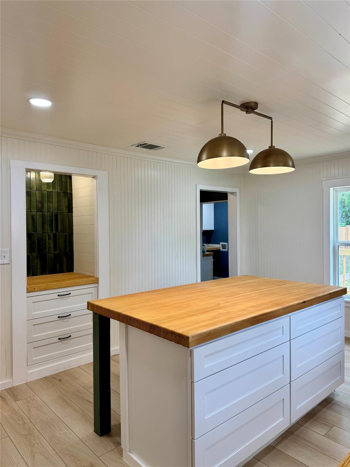 223 NW Front St, Bartlett, TX 76511