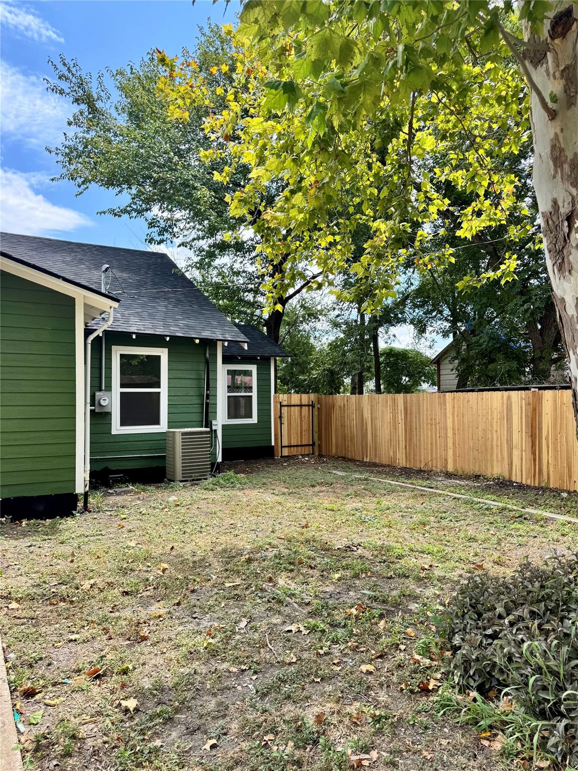 223 NW Front St, Bartlett, TX 76511