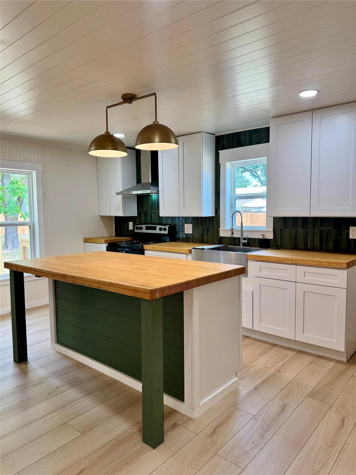 223 NW Front St, Bartlett, TX 76511