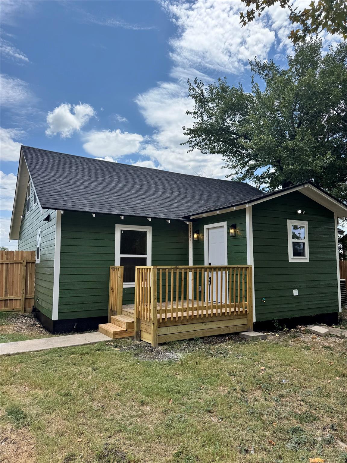 223 NW Front St, Bartlett, TX 76511