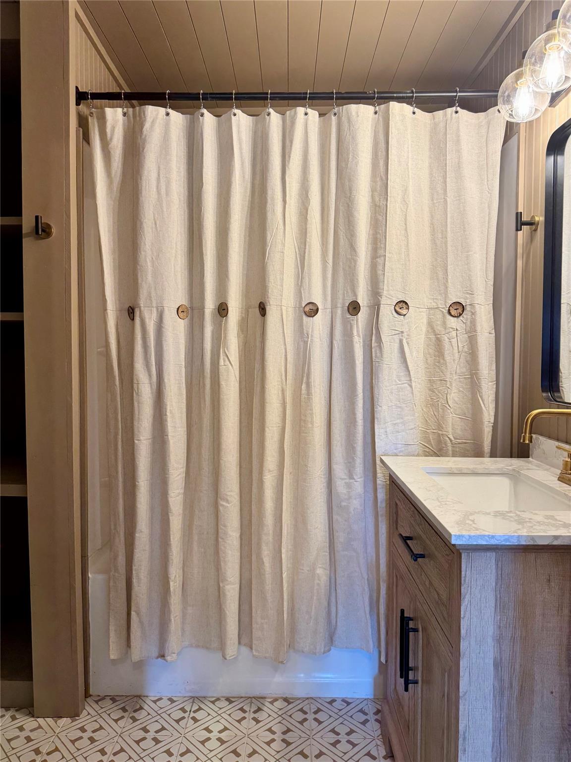 223 NW Front St, Bartlett, TX 76511