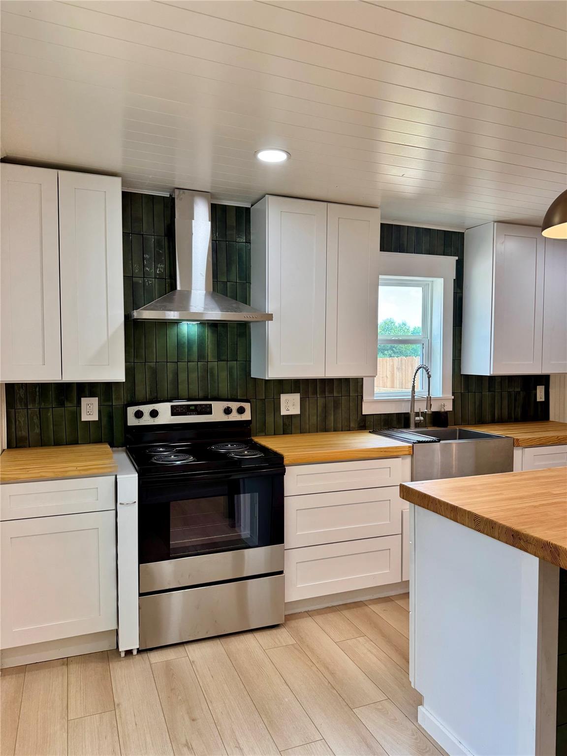 223 NW Front St, Bartlett, TX 76511