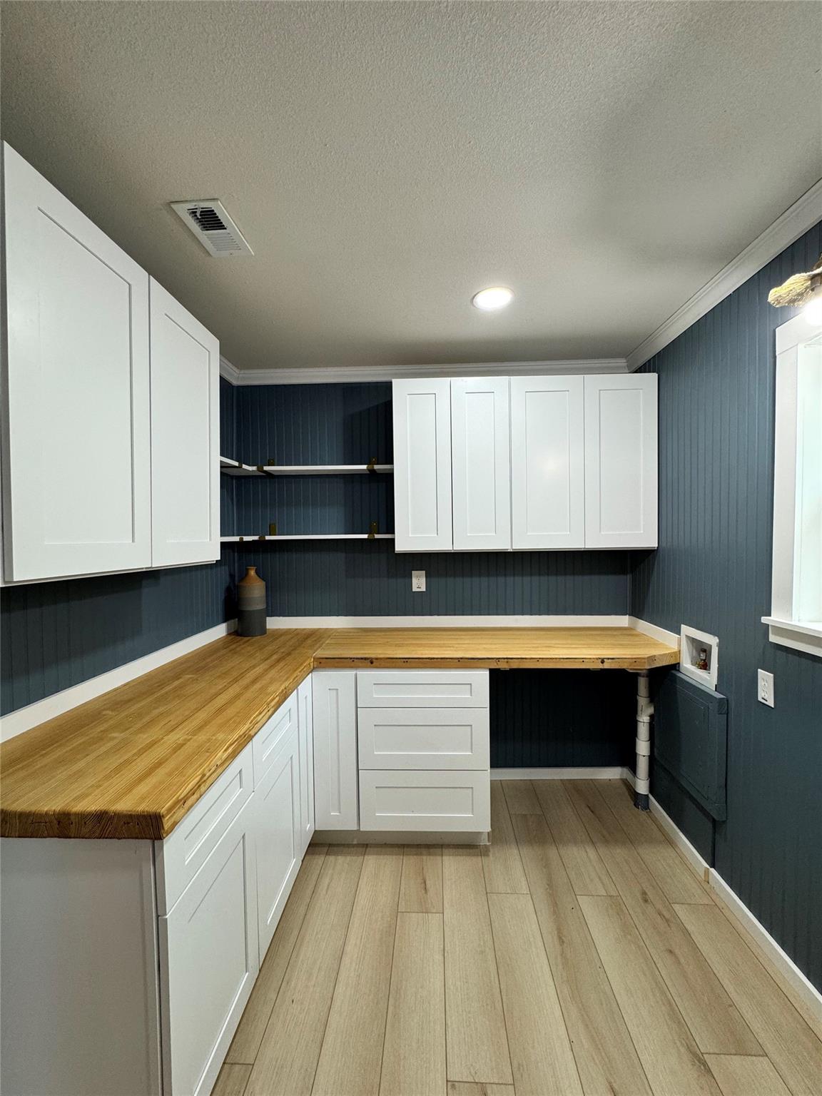 223 NW Front St, Bartlett, TX 76511