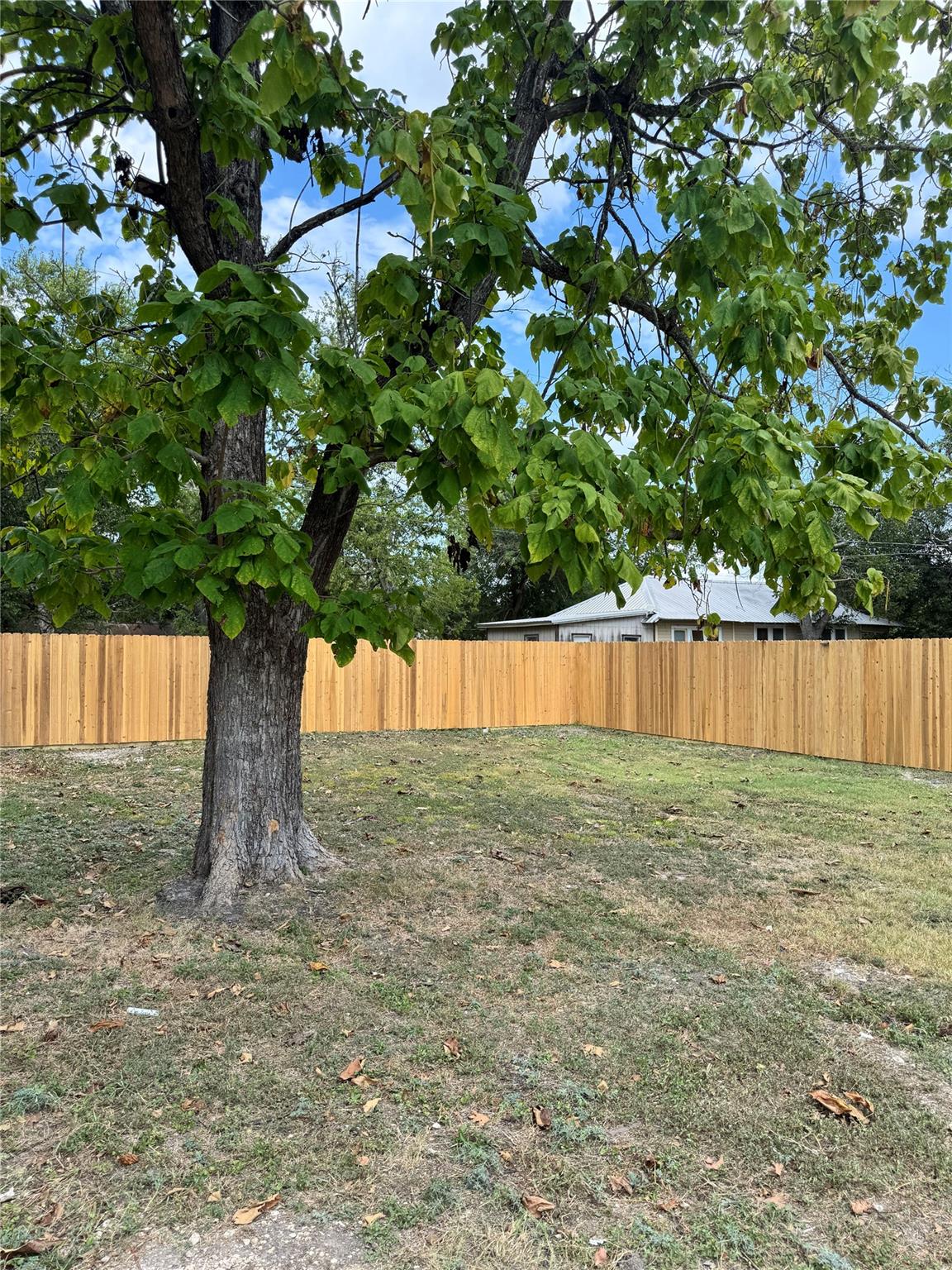 223 NW Front St, Bartlett, TX 76511