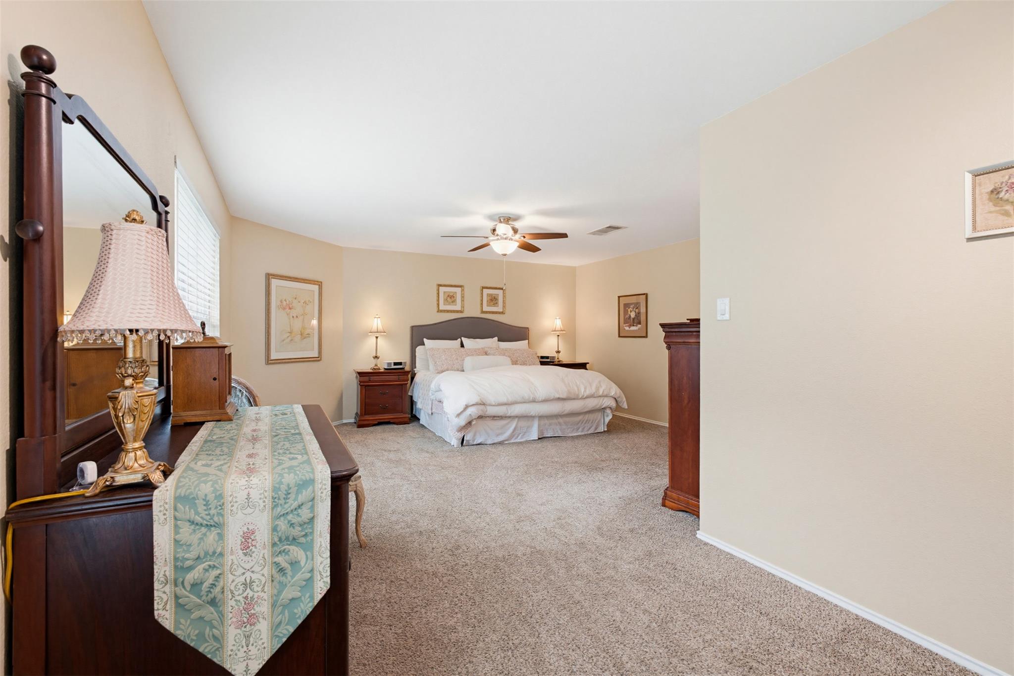 369 S Kates Cv, Buda, TX 78610