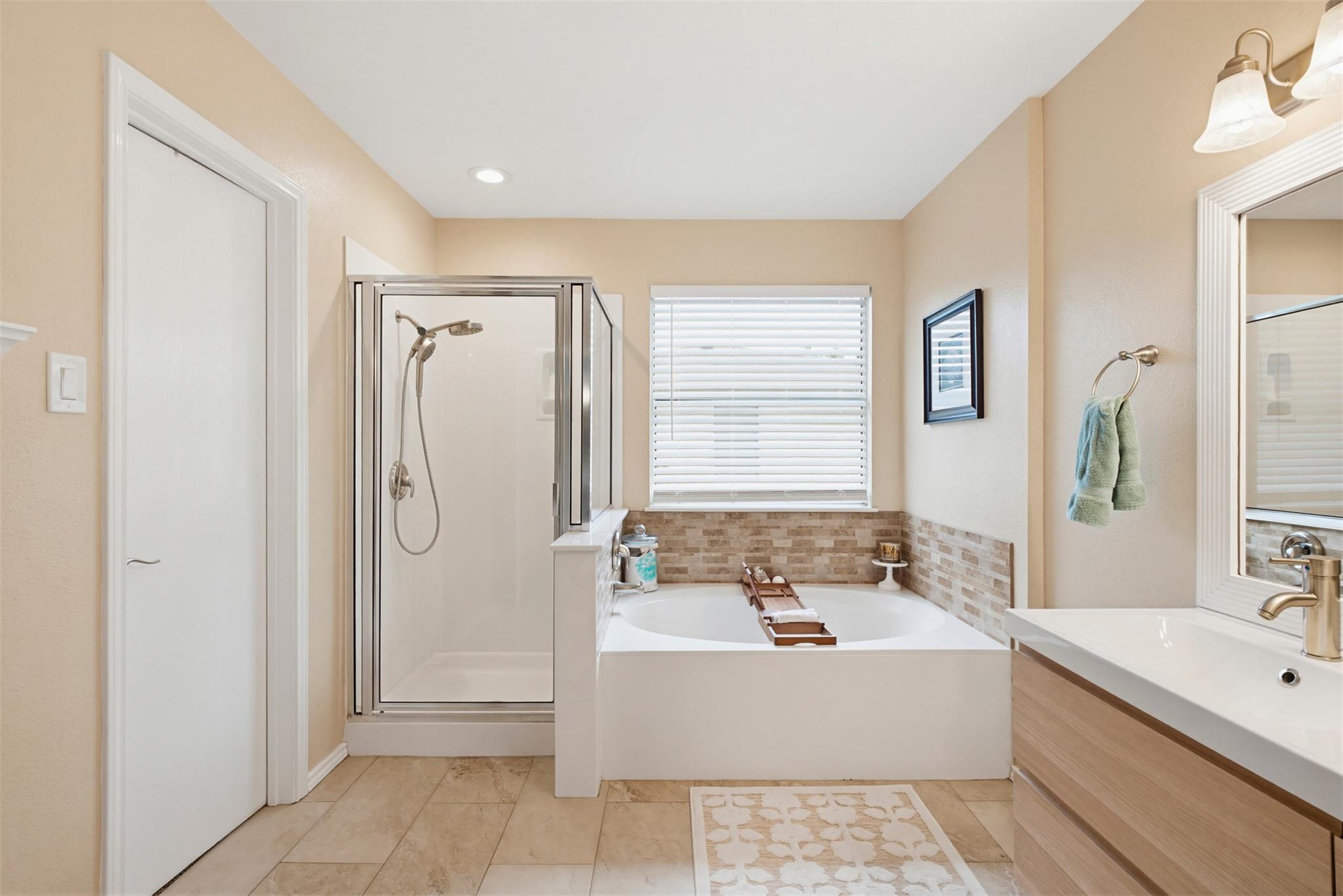 369 S Kates Cv, Buda, TX 78610