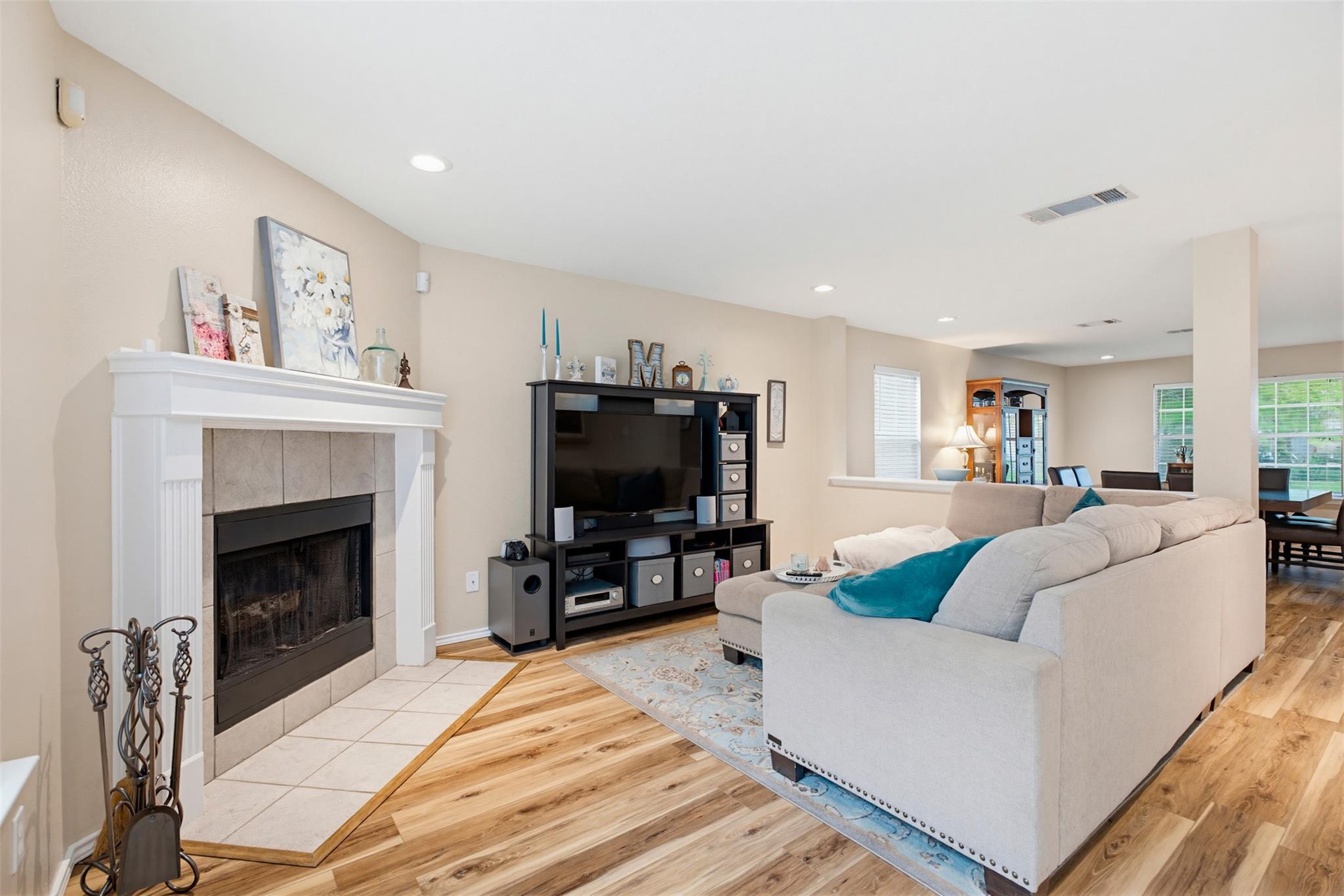 369 S Kates Cv, Buda, TX 78610