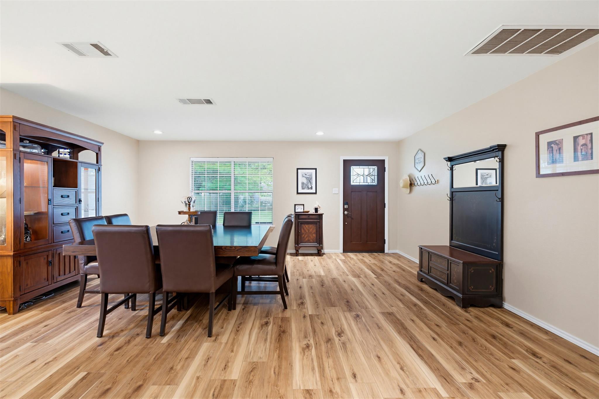 369 S Kates Cv, Buda, TX 78610