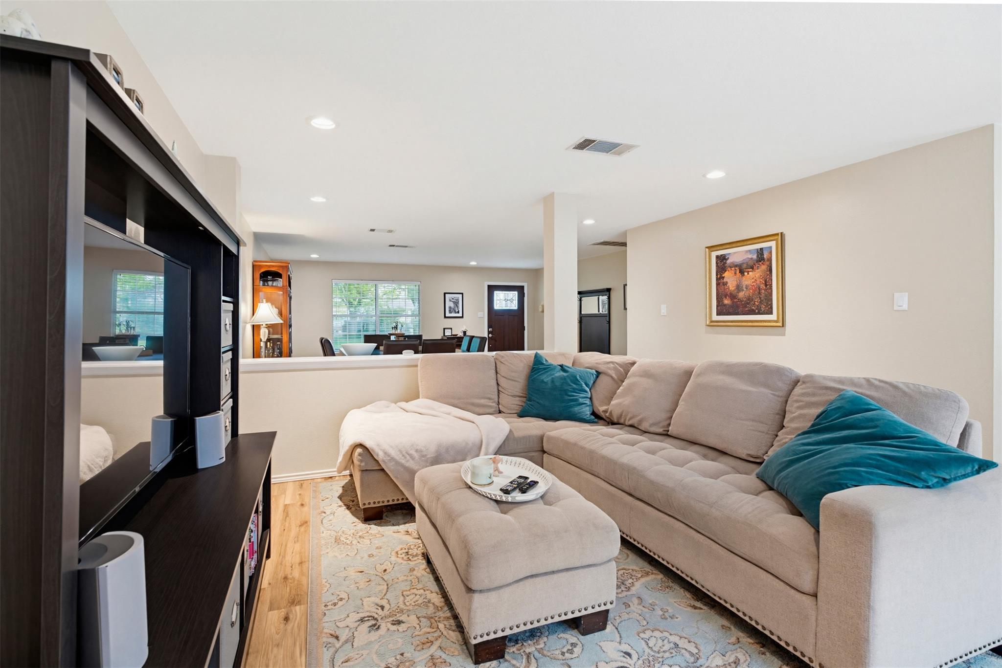 369 S Kates Cv, Buda, TX 78610