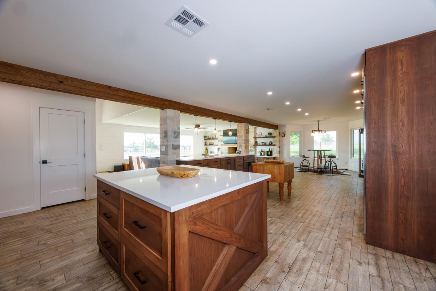 187 N Cedar Creek Dr, Cedar Creek, TX 78612