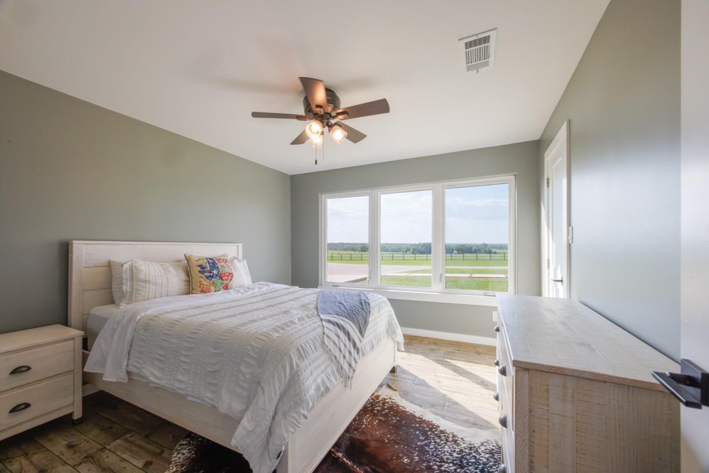 187 N Cedar Creek Dr, Cedar Creek, TX 78612