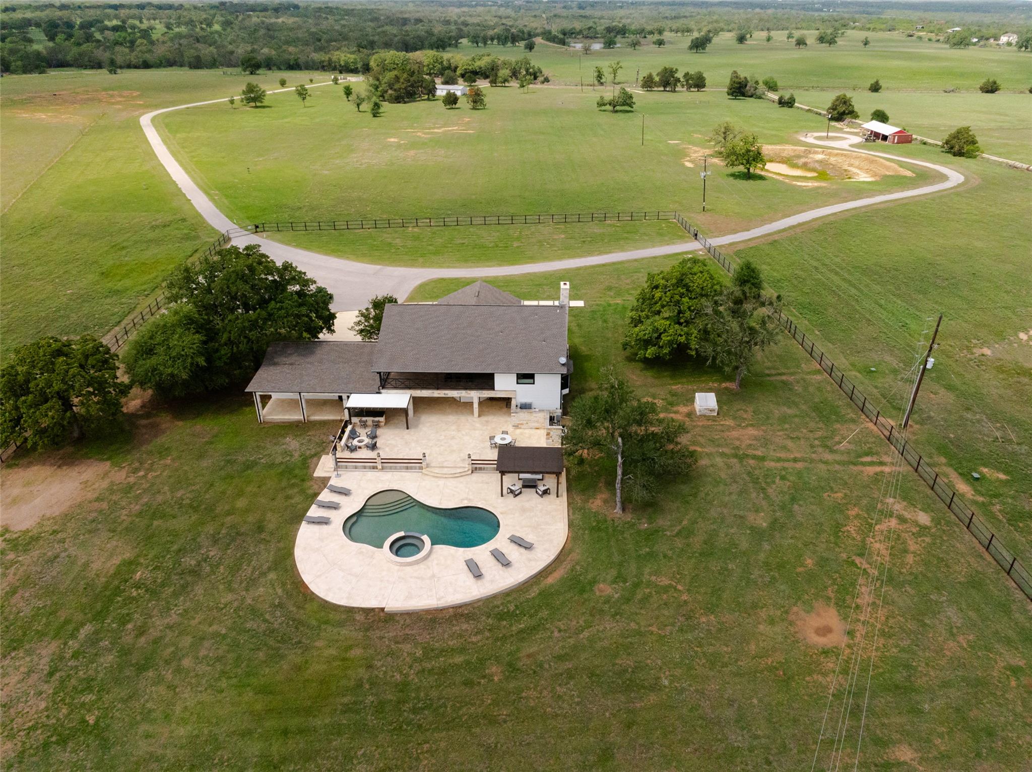 187 N Cedar Creek Dr, Cedar Creek, TX 78612