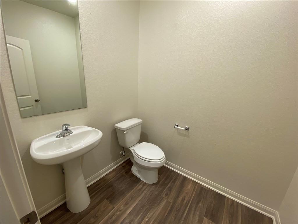 105 Brunswick Ln, Jarrell, TX 76537