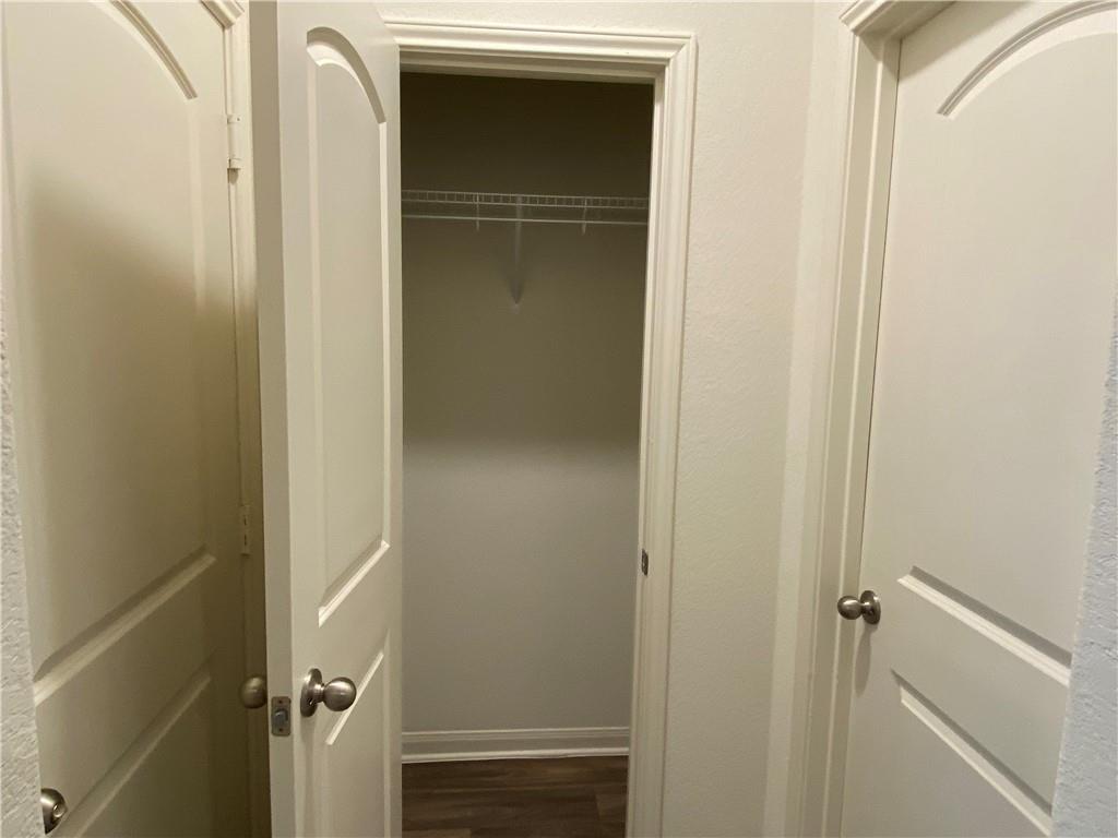 105 Brunswick Ln, Jarrell, TX 76537