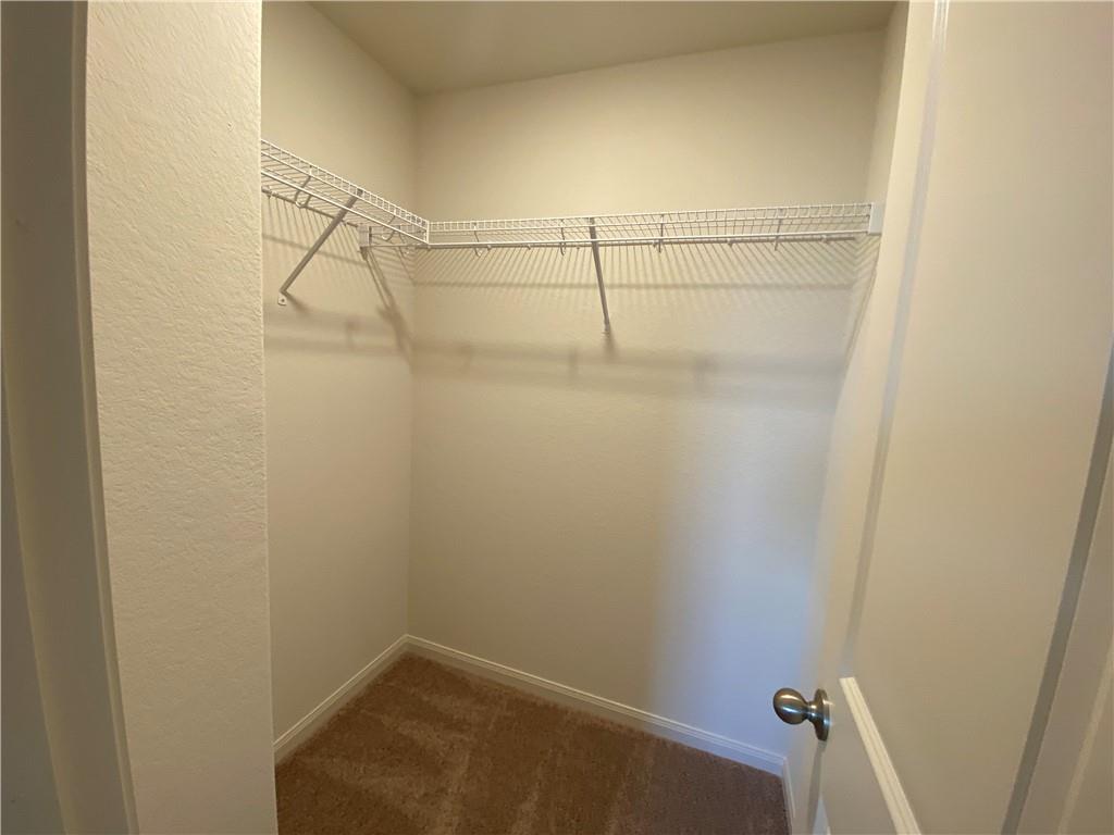 105 Brunswick Ln, Jarrell, TX 76537