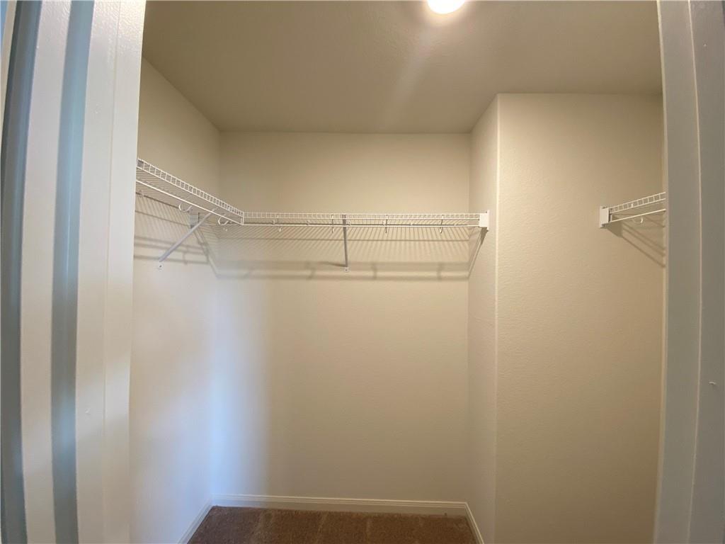 105 Brunswick Ln, Jarrell, TX 76537