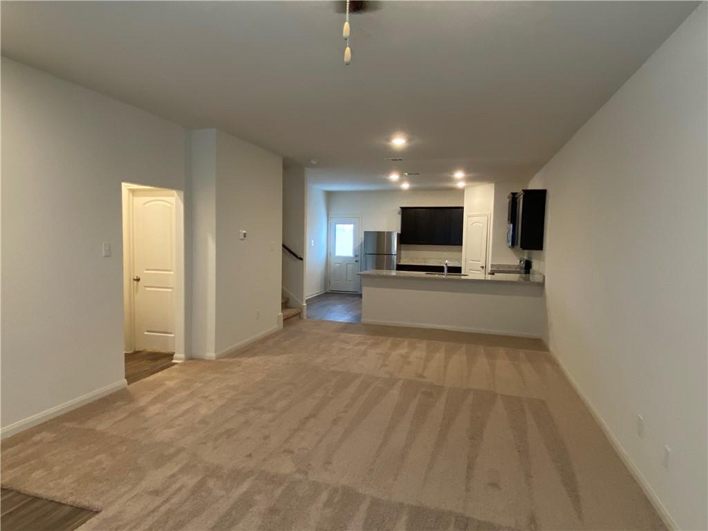 105 Brunswick Ln, Jarrell, TX 76537