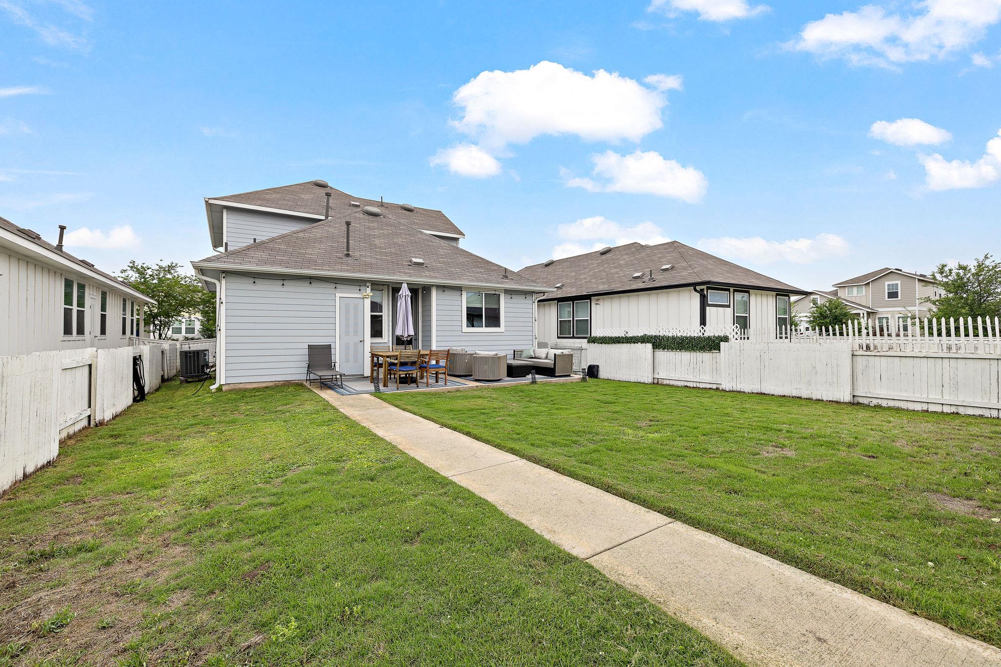 109 Fabion St, Kyle, TX 78640