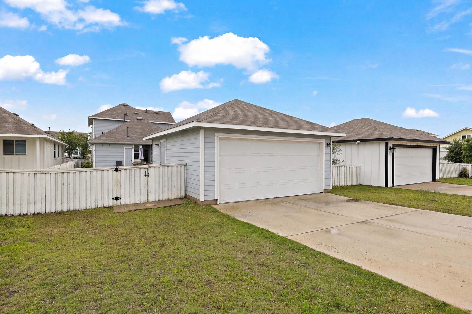 109 Fabion St, Kyle, TX 78640