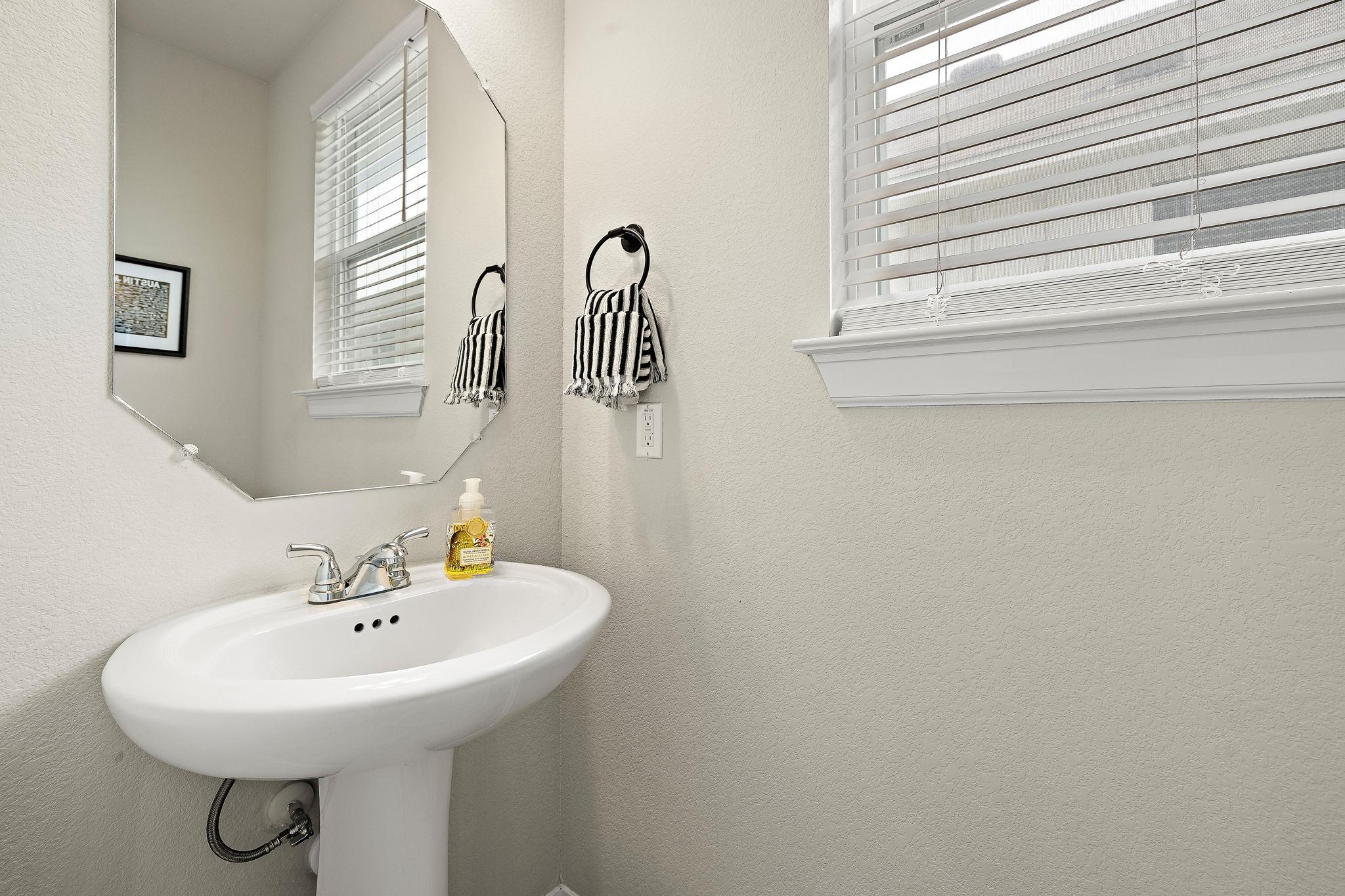 109 Fabion St, Kyle, TX 78640