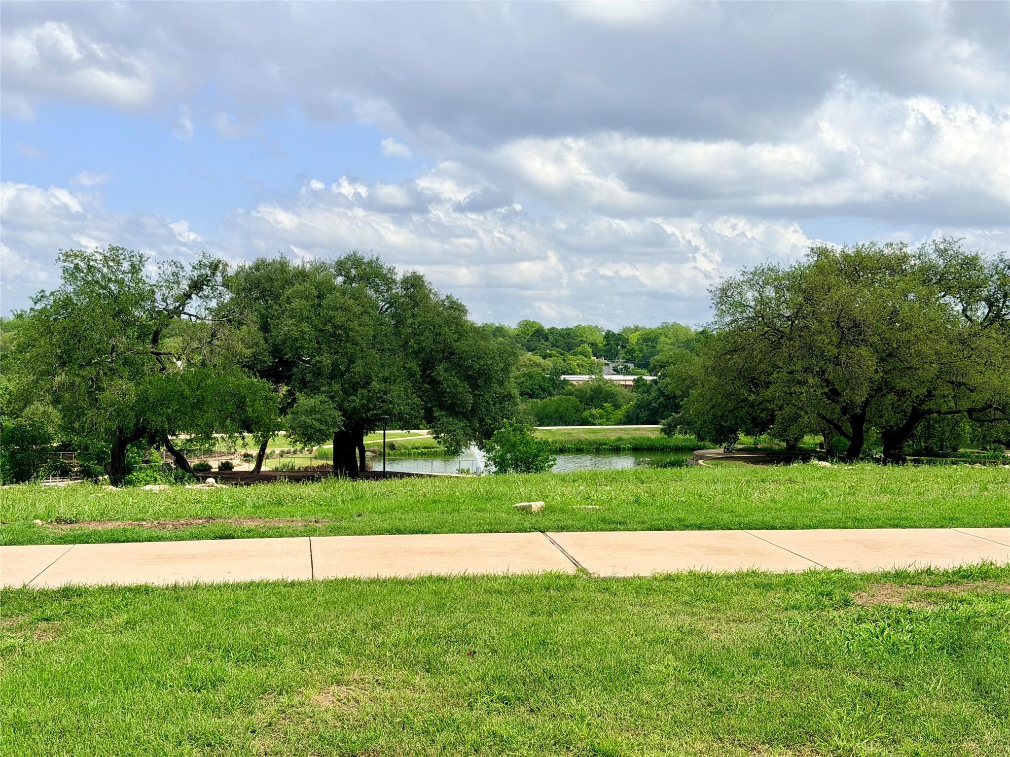2635 W 45th St, Austin, TX 78731