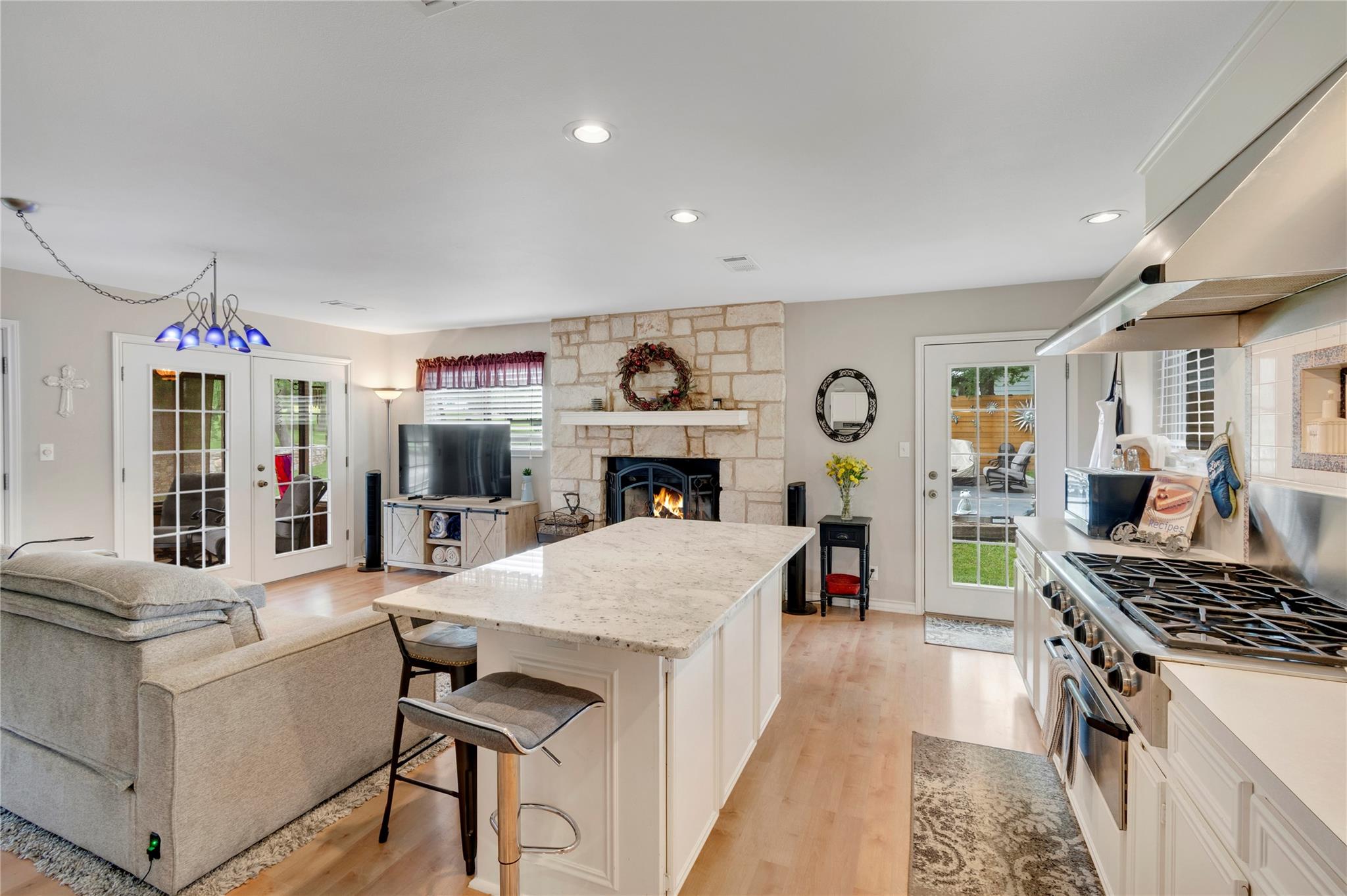 1122 Hill Circle East Dr, Granite Shoals, TX 78654