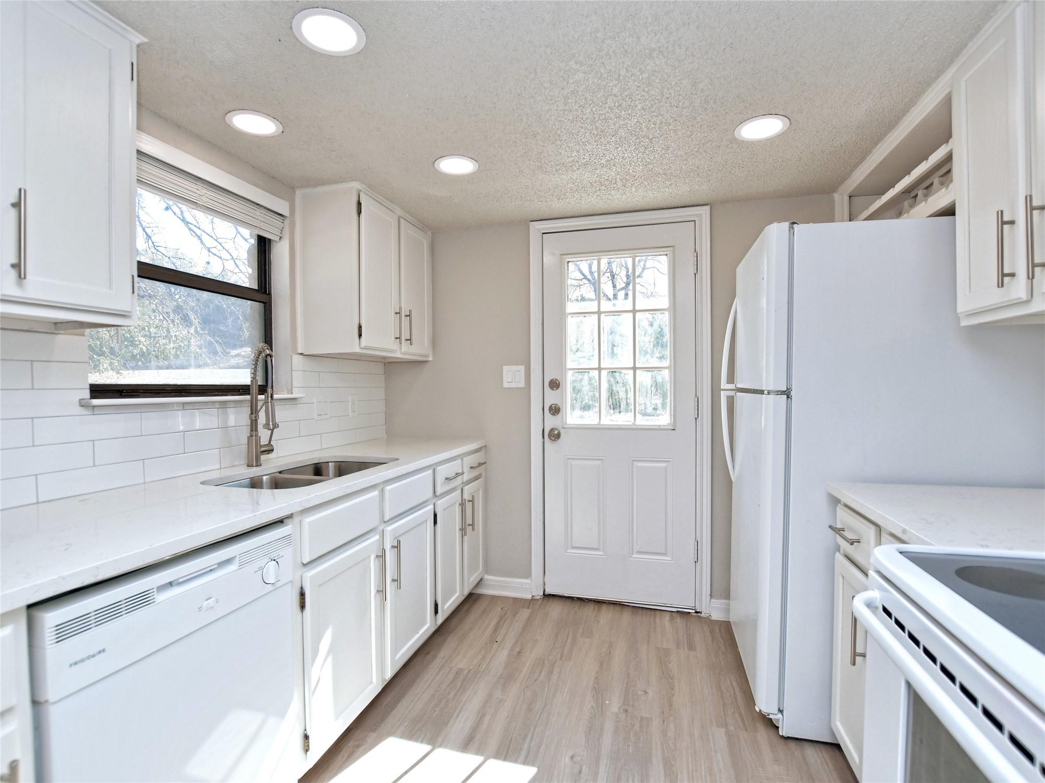 21401 Patton Ave, Lago Vista, TX 78645