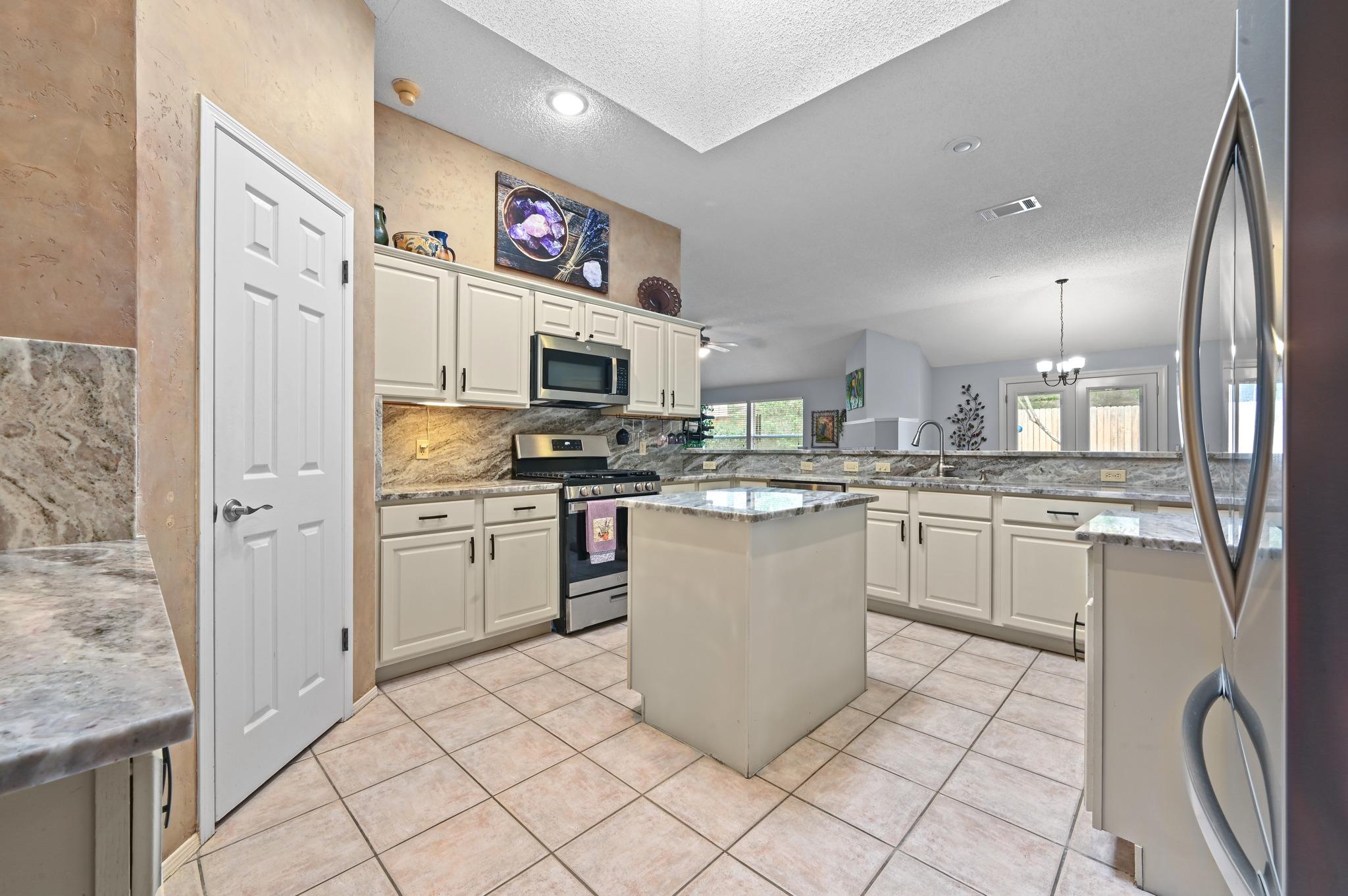 4110 Paseo Dr, Austin, TX 78739