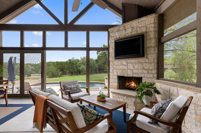 8400 Blazyk Dr, Austin, TX 78737
