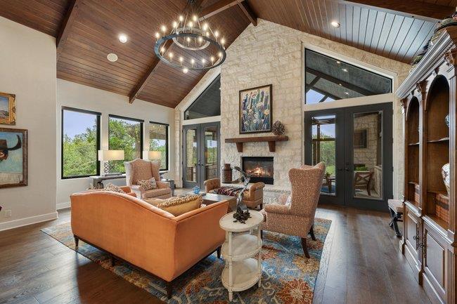 8400 Blazyk Dr, Austin, TX 78737